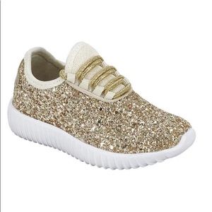 NEW IN BOX Gold sparkle tennis shoe size 8